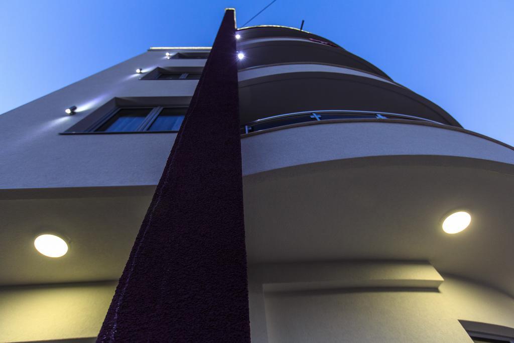 Hotel Edita Ulcinj Extérieur photo