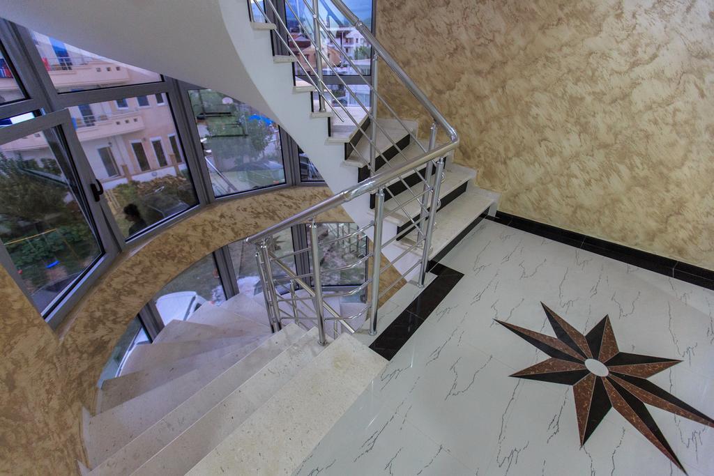 Hotel Edita Ulcinj Extérieur photo