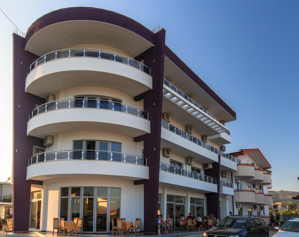 Hotel Edita Ulcinj Extérieur photo