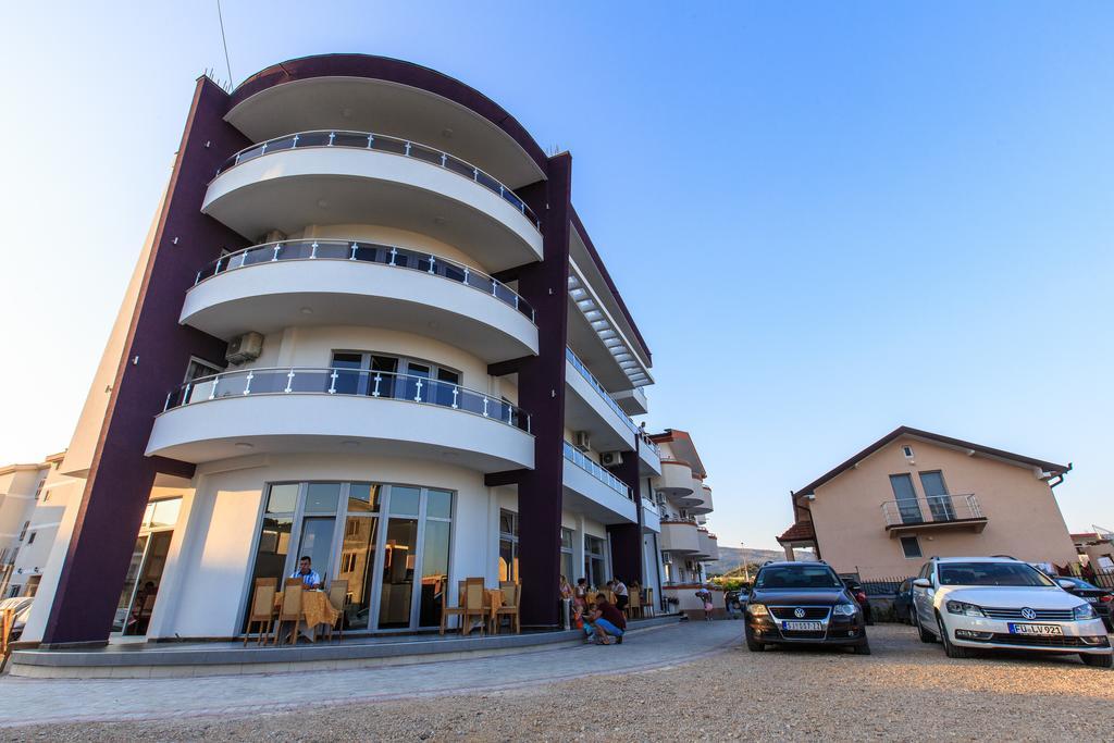 Hotel Edita Ulcinj Extérieur photo