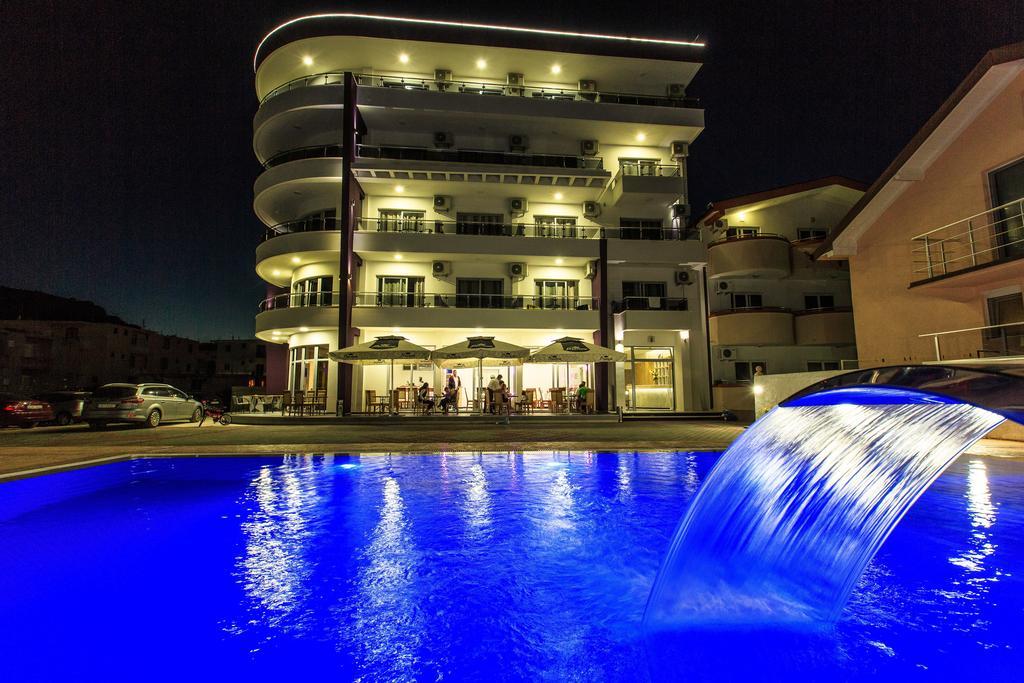 Hotel Edita Ulcinj Extérieur photo