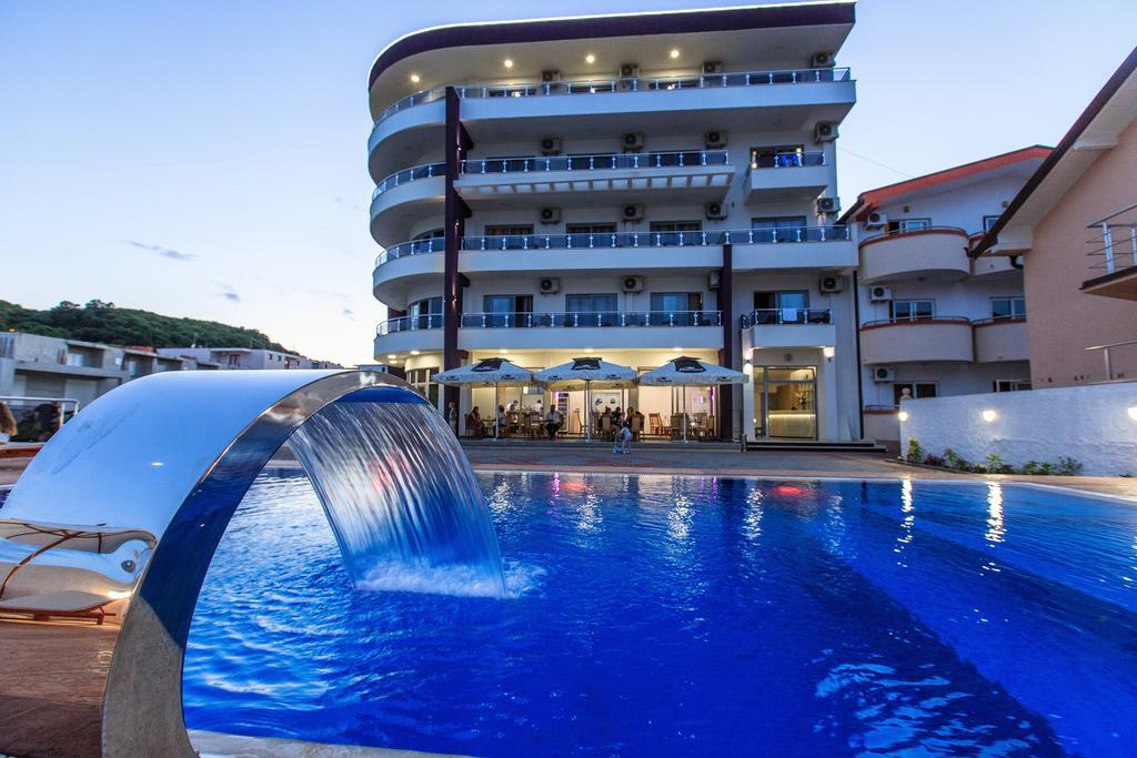 Hotel Edita Ulcinj Extérieur photo