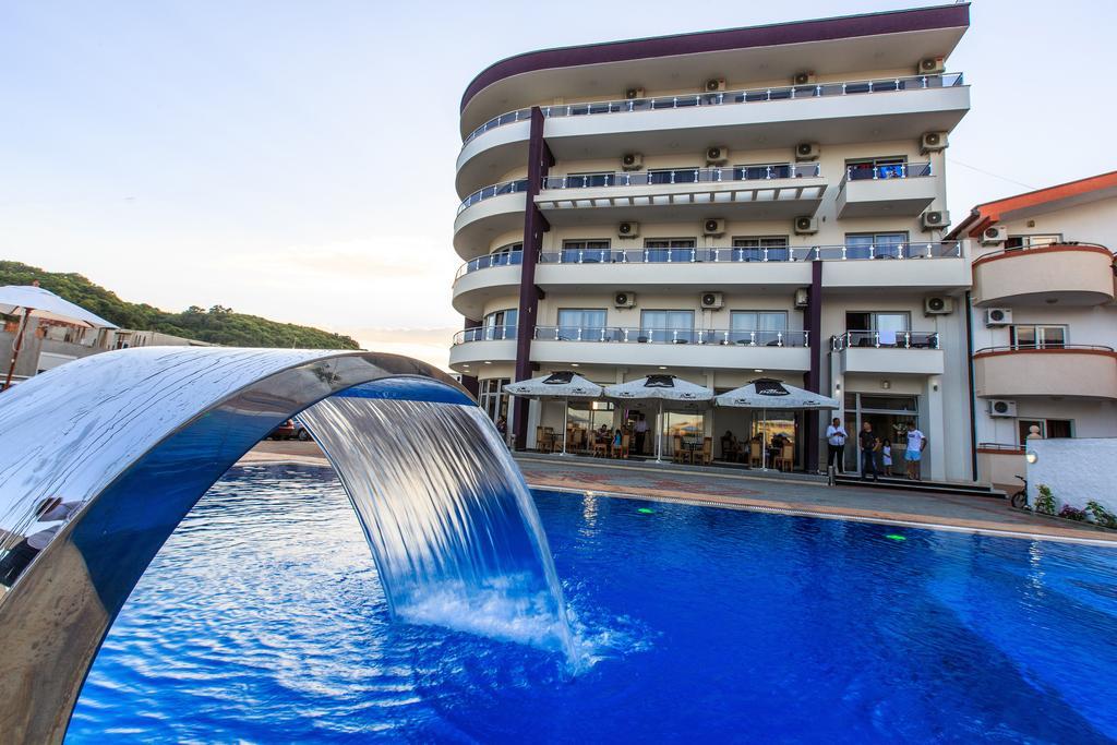 Hotel Edita Ulcinj Extérieur photo
