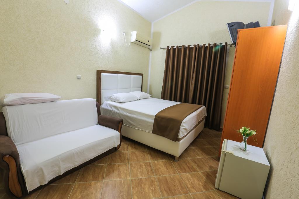 Hotel Edita Ulcinj Extérieur photo